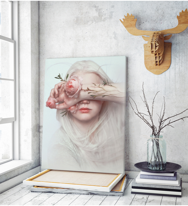 Πίνακας σε Καμβά : Lady With Flowers